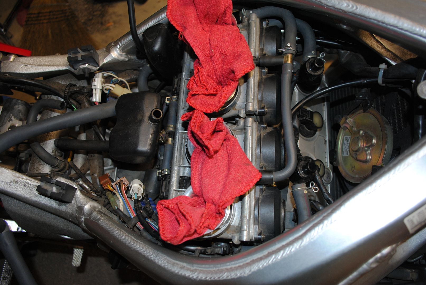 Problems with the Fuel hoses Yamaha R6 Forum YZFR6 Forums